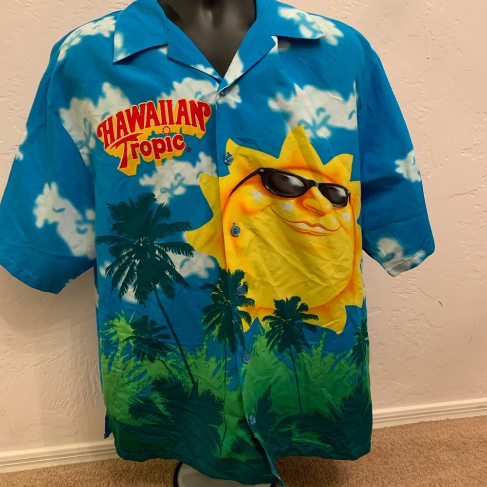 Vibrant Hawaiian Tropic Button Down Shirt  XL